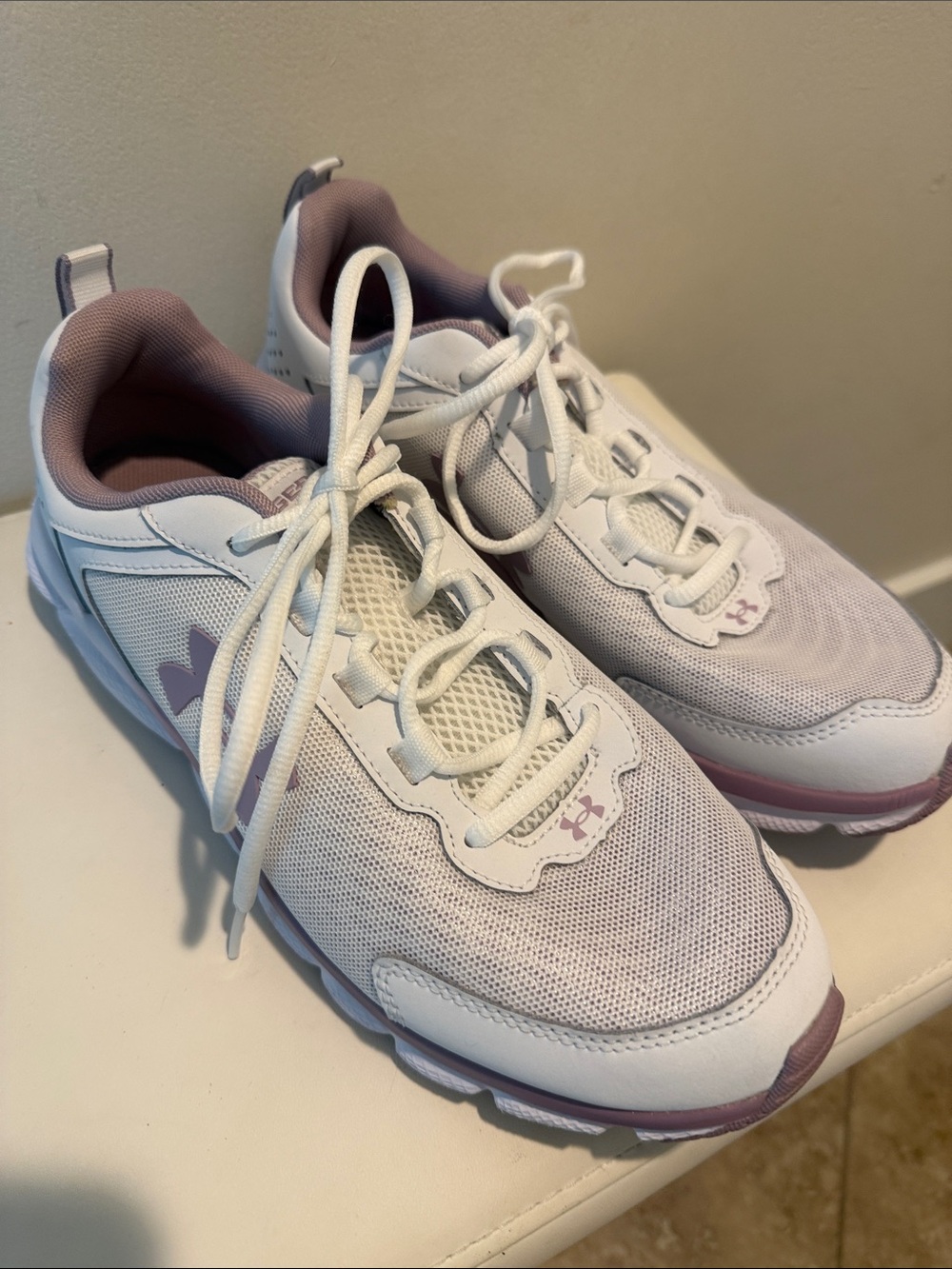 Under Armour White/Lavender Charged Assert Women's Running Sneakers W10